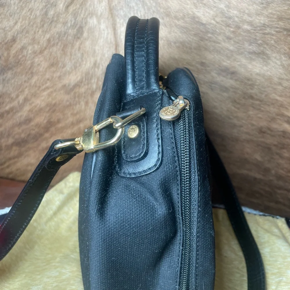Round FENDI w/ dust bag - Picture 5 of 15